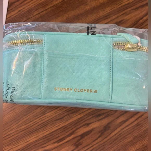 NWT textured open top mirror pouch - Picture 2 of 2